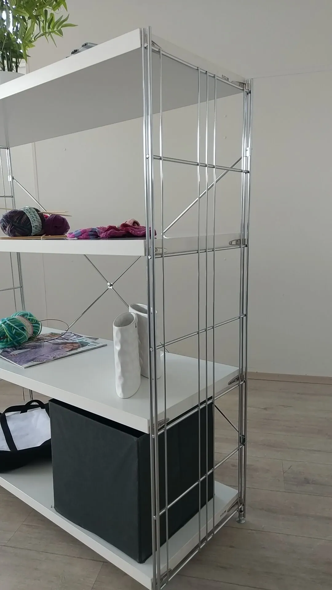 Metall kombiniert mit Holz, chic und wohnlich zugleich! Art. Nr. 270110 Regalleiter 117x38 cm BIII 380