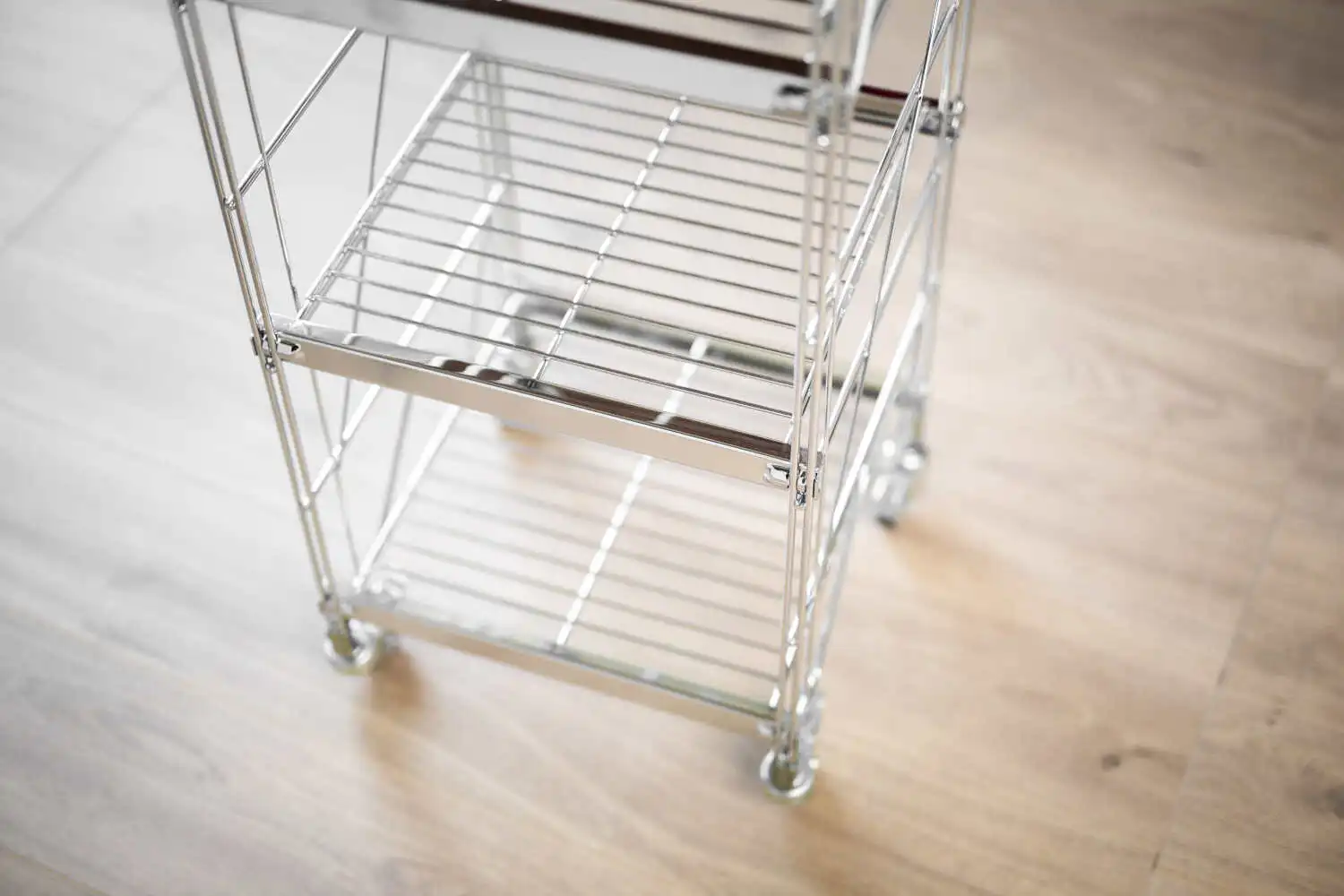 Der Kitchen-Center wird durch die Rollen Ø 50 mm bewegliche. Ein Servierwagen für das nächste barbeque!