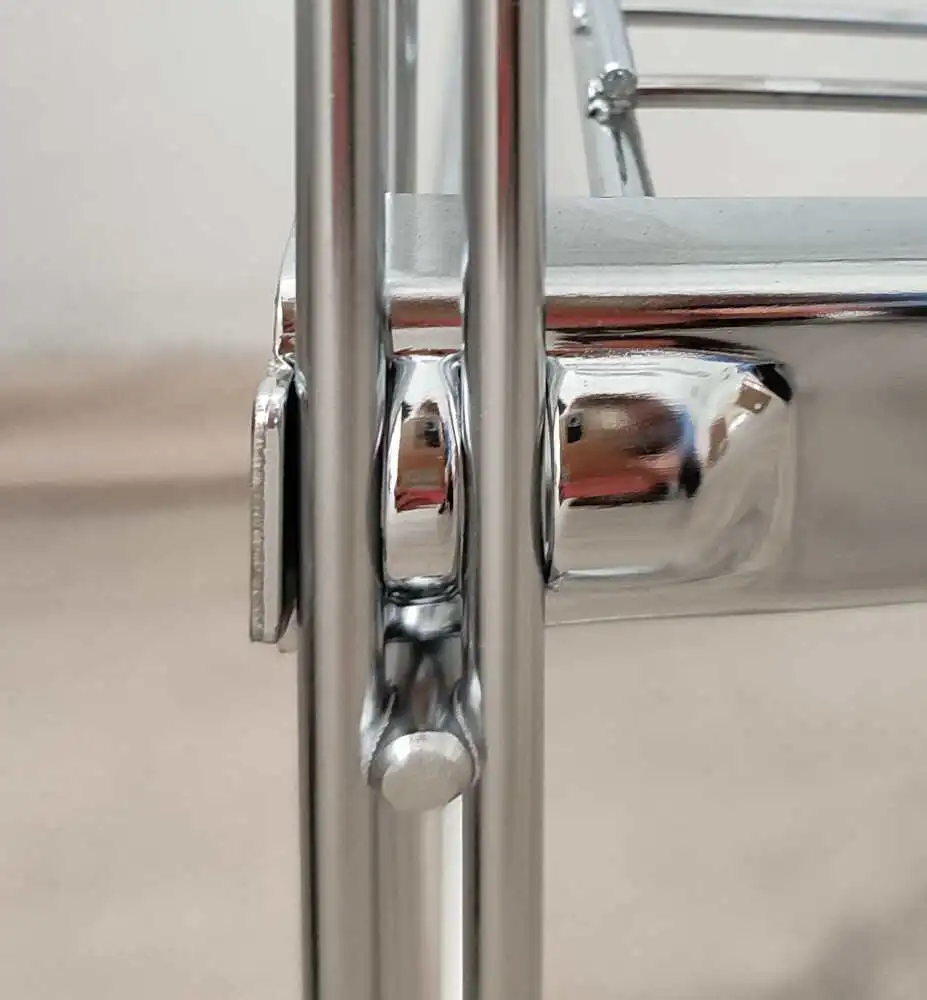 Bei den Etagair-Borden sind die Halterungen integriert. Dadurch lassen sich die Borde ganz einfach aufbauen- #kinderleichtemontage