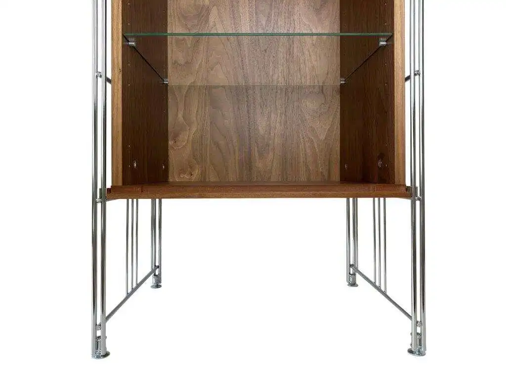 Der Holzkorpus kann nachträglich in bereits aufgebaute BIII Regale der Serie 380 eingebaut werden.