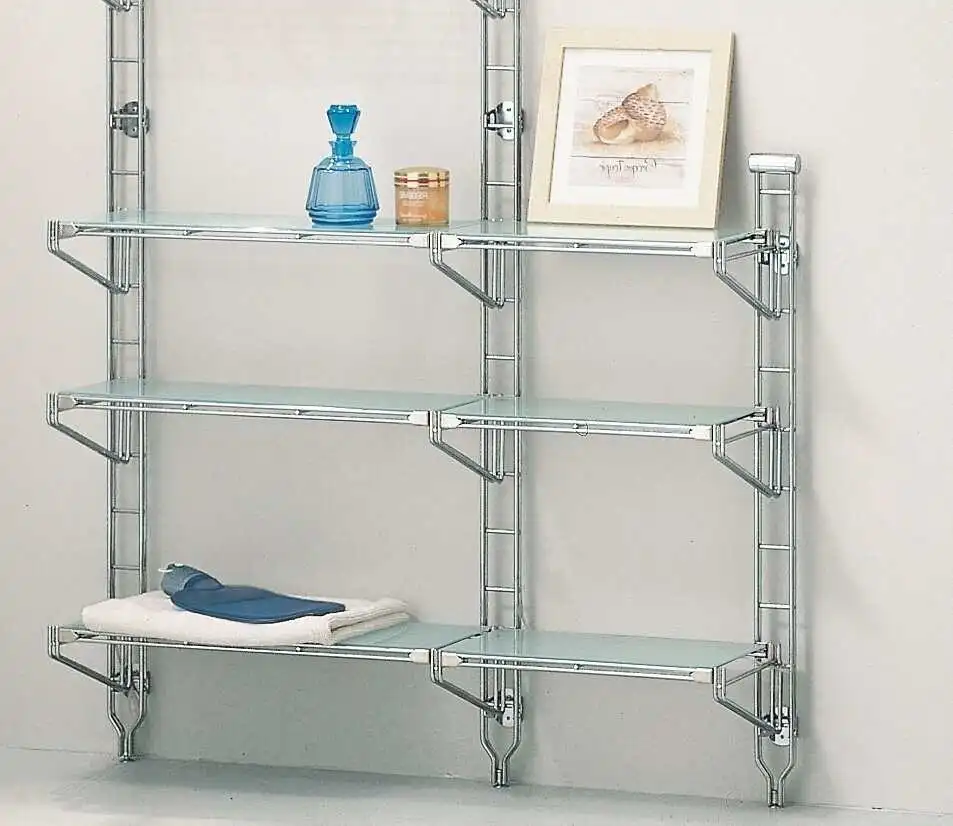 Regalbeispiel aus Wandleitern, Bodenträgern und Gitterböden zusammen gestellt.