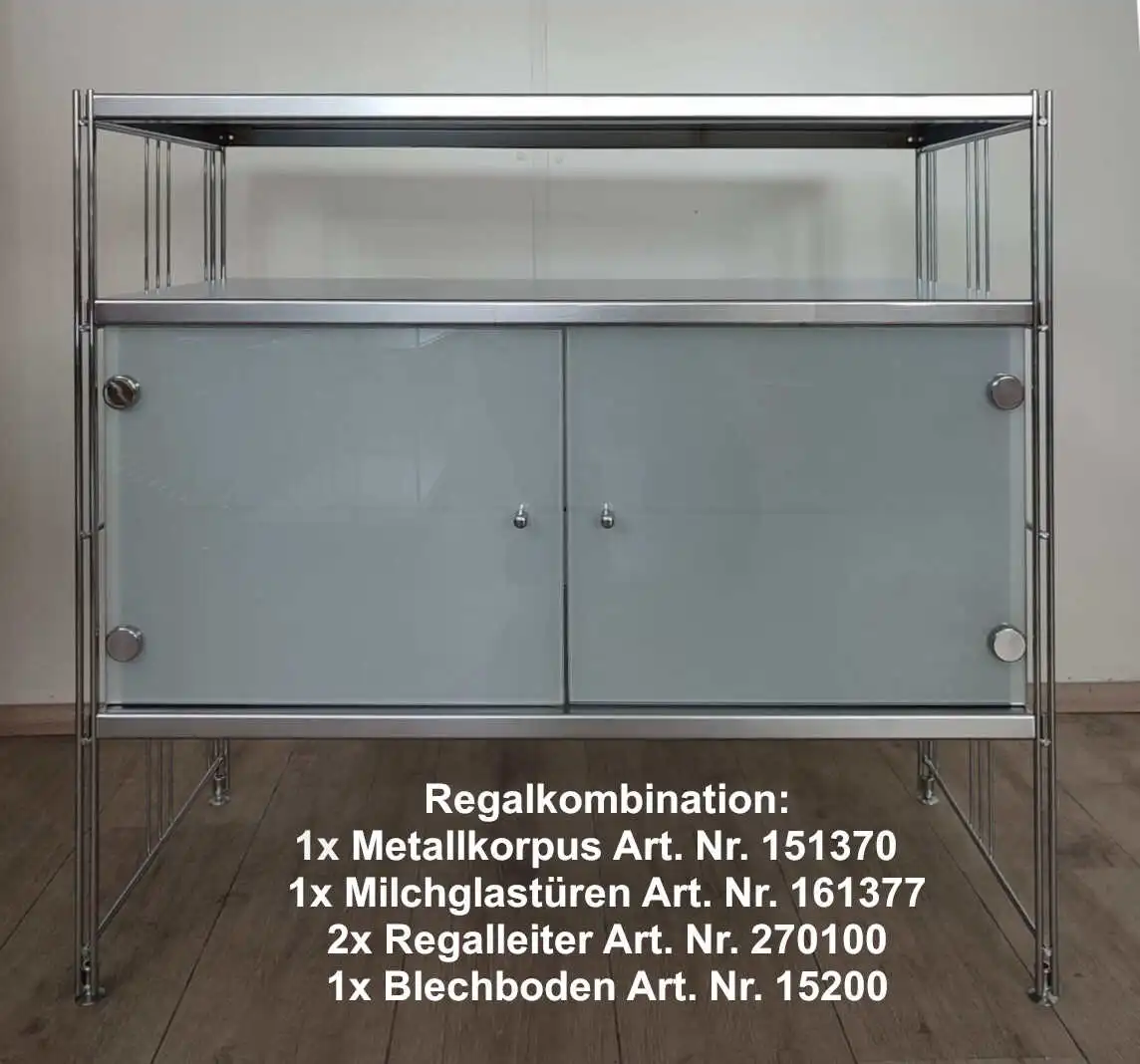 Regalkombination mit #Türenpaar aus satiniertem Milchglas Art. Nr. 161377 und Metallkorpus 151370