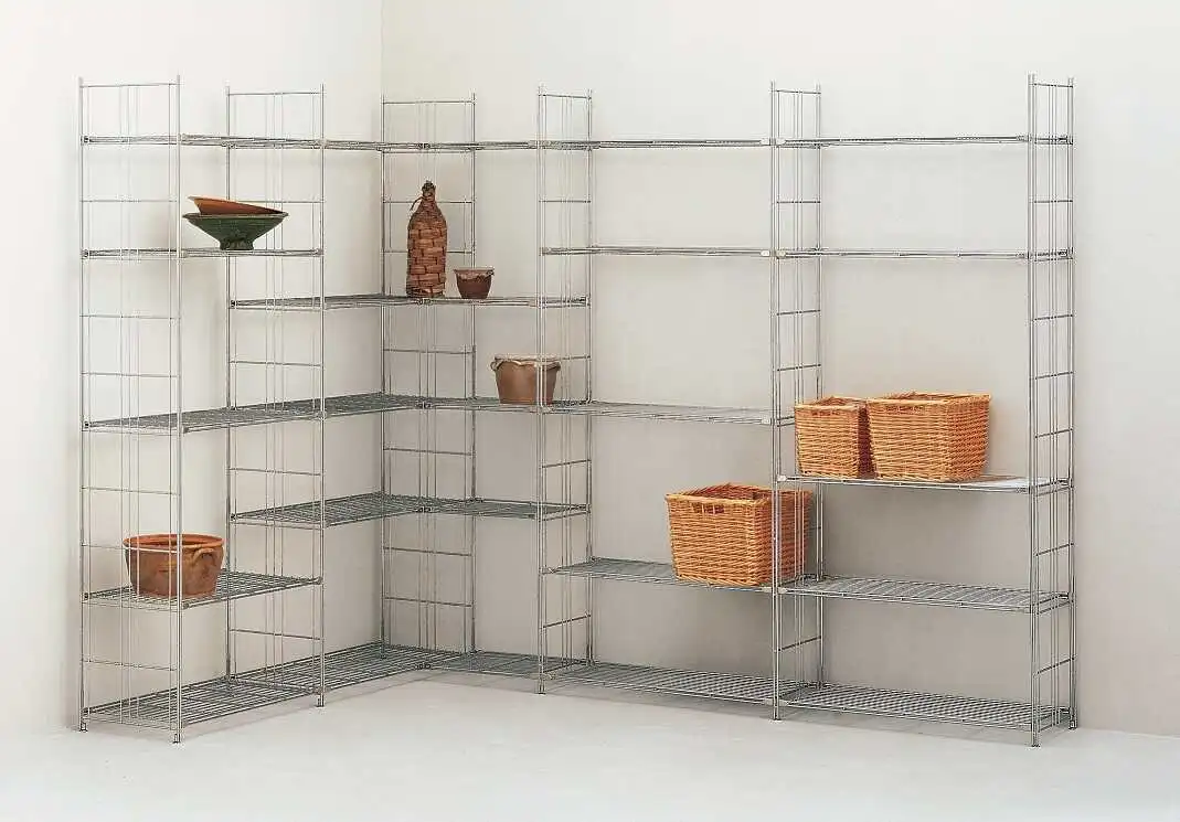 Regale über #Eck können mit dem Eckbeschlag im rechten Winkel aufgebaut werden. So nutzen Sie jeden Raum optimal aus.