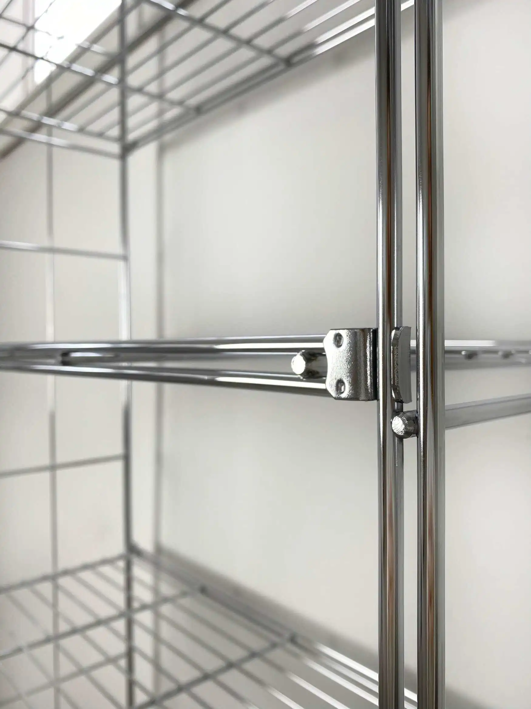 Gitterboden mit angescheißten Halterungen in 2 Größen - preisreduzierter Restposten passend zur BASIC-Regalleiter