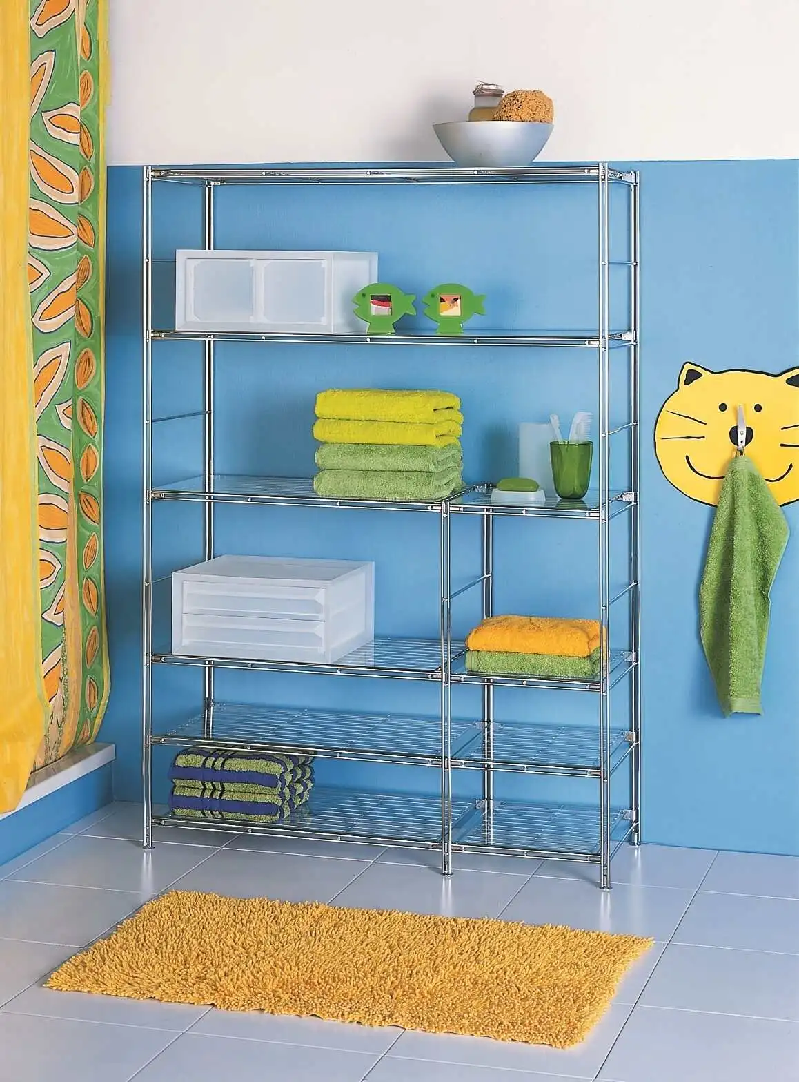 Mit den Gitterböden und Regalleitern der Serie Basic lassen sich individuelle Regale zusammen stellen.