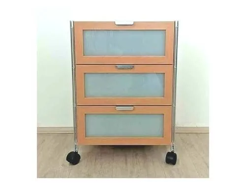 Mit Regalleitern und Rollen kombiniert wird aus dem Korpi ein praktischer Rollcontainer Mit Regalleitern und Rollen kombiniert wird aus dem Buchekorpus ein praktischer Rollcontainer.