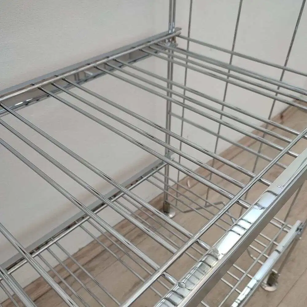 Auf den Gitterböden lassen sich Wein-, Saft oder sonstige Flaschen übersichtlich und liegend lagern. Optimal für #Weinregale.