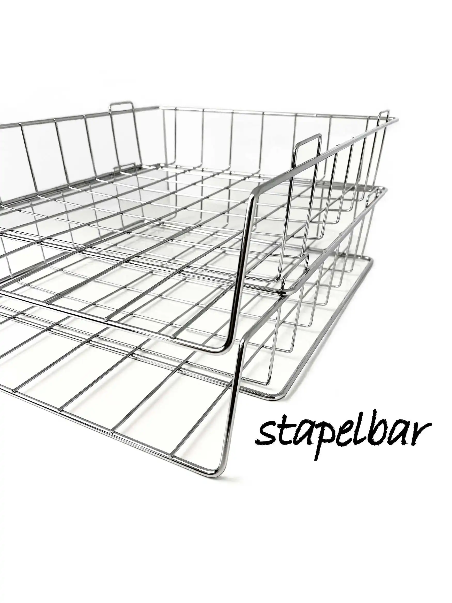 Die Ablagekörbe lassen sich übereinander stapeln!