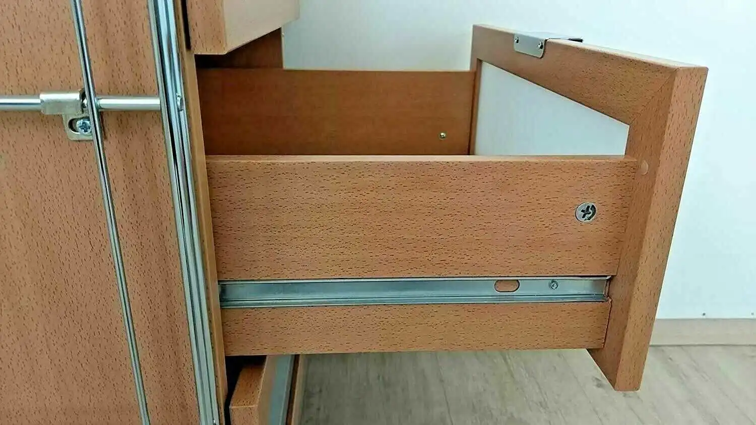 80-621223 Kugelführung - Laufschiene montiert in Schublade Art. Nr. 21220