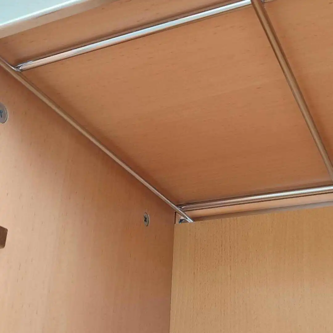 Innenansicht BelEtage Korpus Buche Dekor mit 2 Milchglastüren 71x38x71 cm