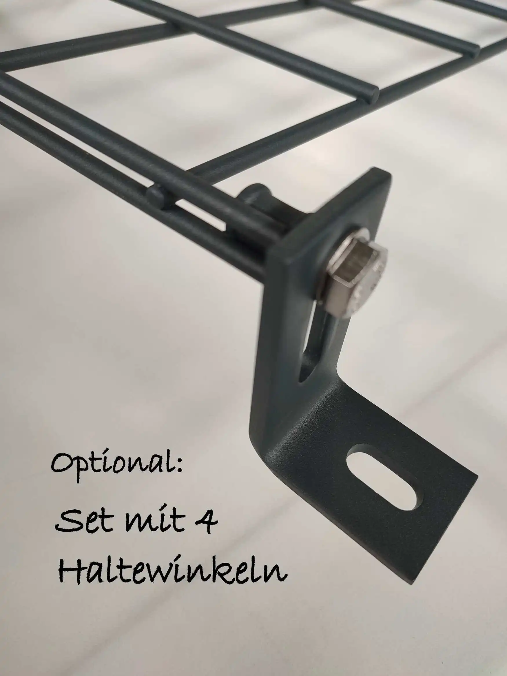 Haltewinkel zur Montage an Wänden mit variablen Abständen von ca. 2,5 cm bis 8 cm möglich