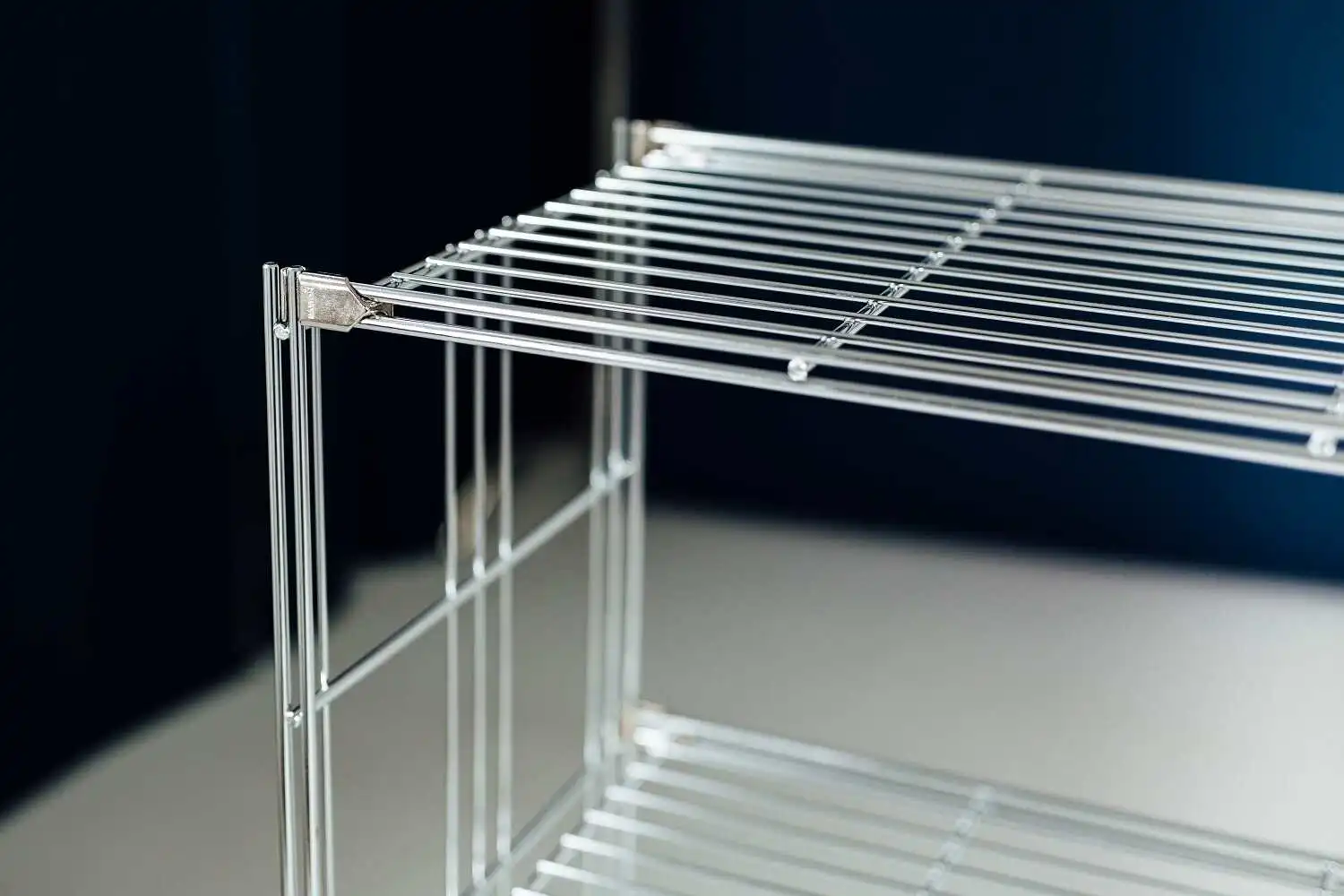 Regal 190x94x38 cm (Höhe x Breite x Tiefe)  mit 12 Gitterböden Metall Chrom