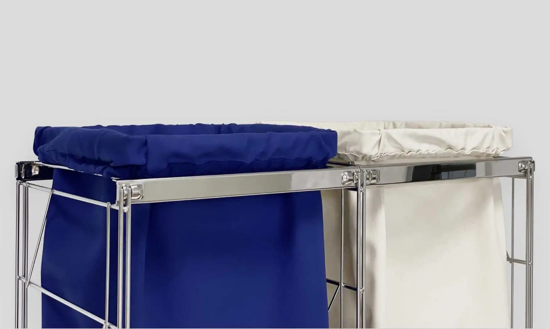 Passende Wäschebeutel  (ca. 116 Liter) sind in mehreren Farben erhältlich, und werden einfach über den Klemmhalter gestülpt