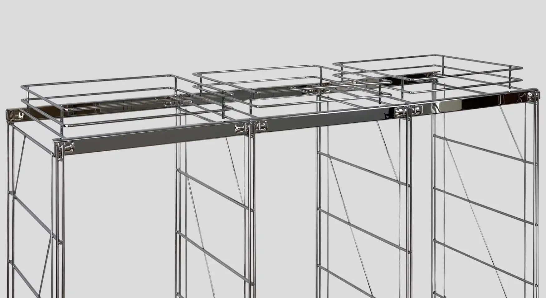 Der Trolly ist aus massiven Metalldraht gefertigt und verchromt