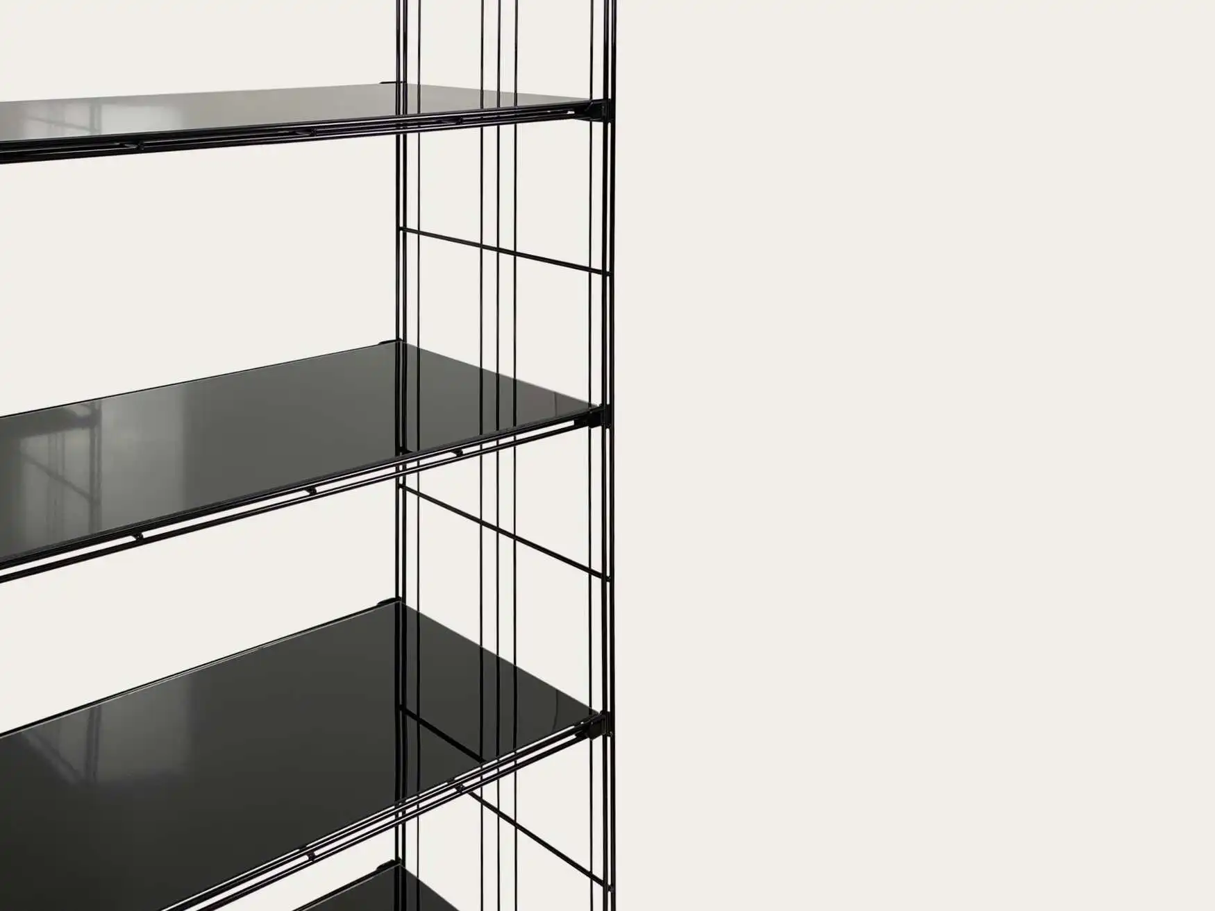 Metall-Regal mit Schwarzglas-Auflagen 80 cm hoch