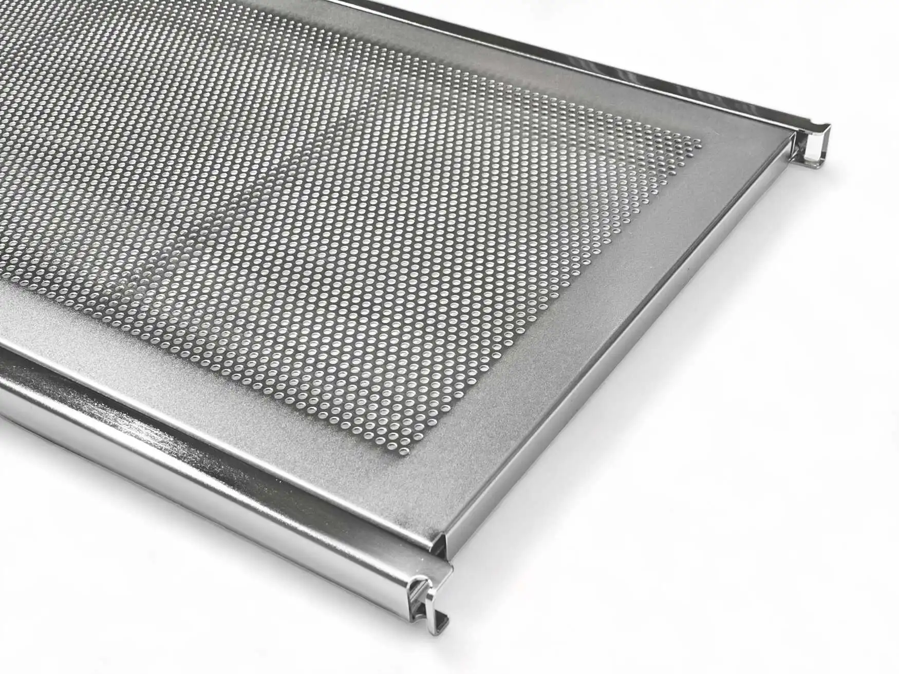 Die Lochblechböden der Serie Economic besitzen integrierte Halterungen.