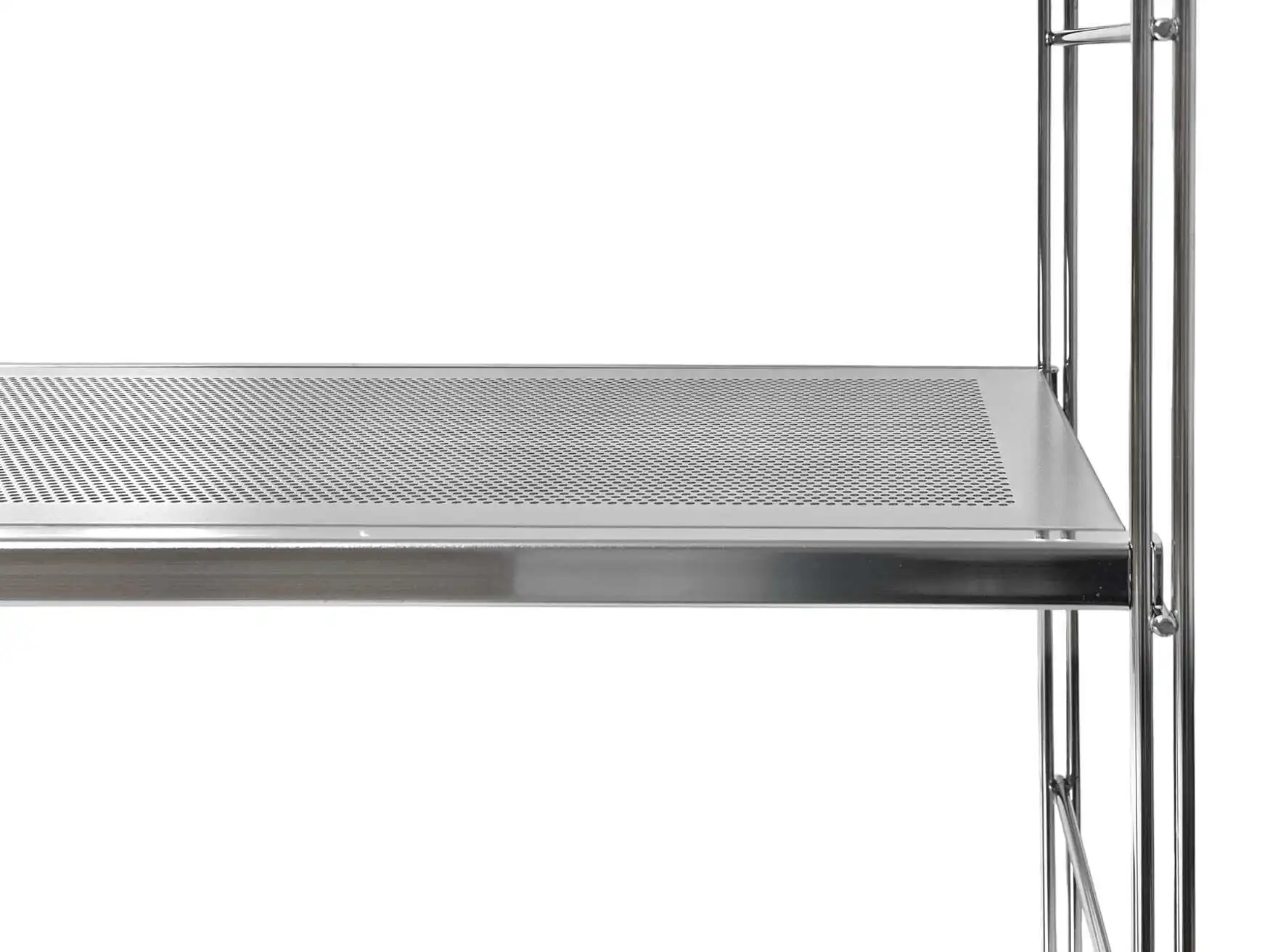 Regal mit 3 Lochblechböden mit integrierten Halterungen