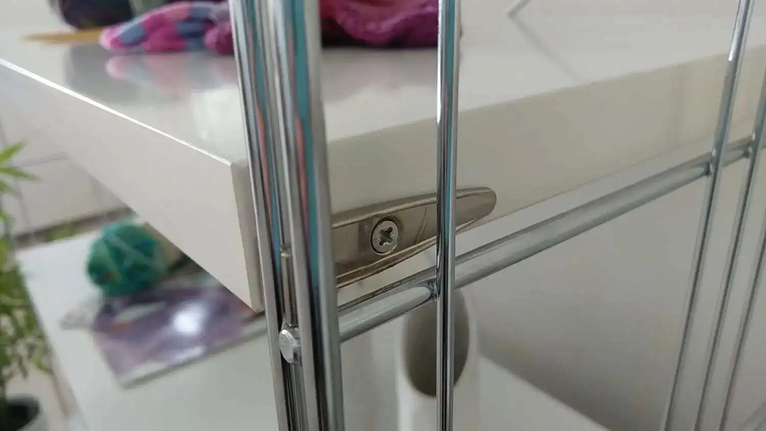 Regalboden in 44 cm, 63 cm, 83 cm, 105 cm, 124 cm oder 146 cm Breite, 3,2 cm dick mit Montagematerial