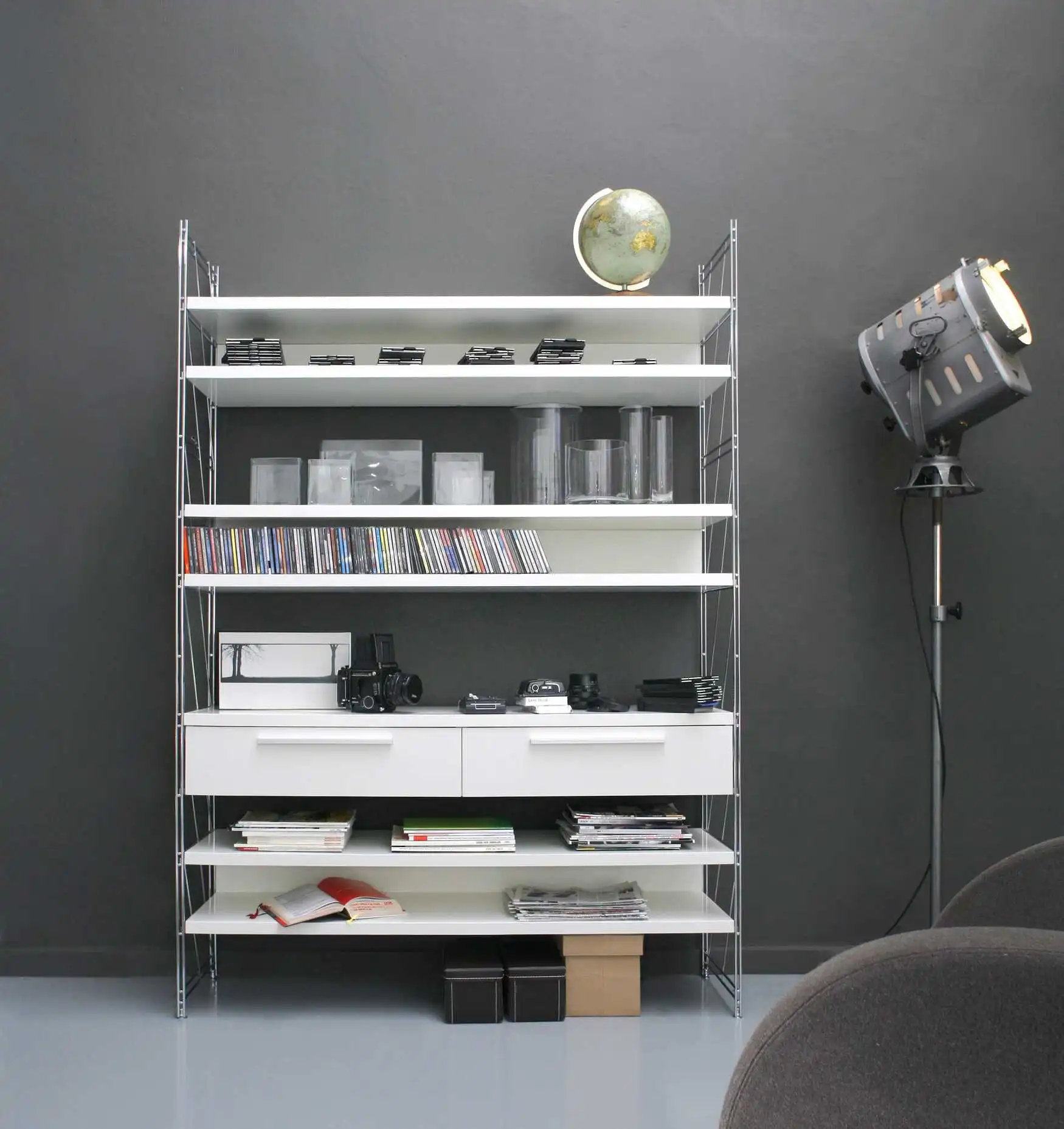 Winkelhängeboden in 44 cm, 63 cm, 83 cm, 105 cm, 124 cm, 146 cm oder 165 cm Breite.