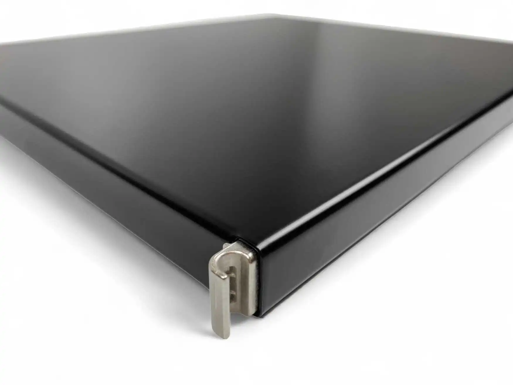 272400_272410_272420_272430_Vollblechboden pulverbeschichtet schwarz mit Halterungen