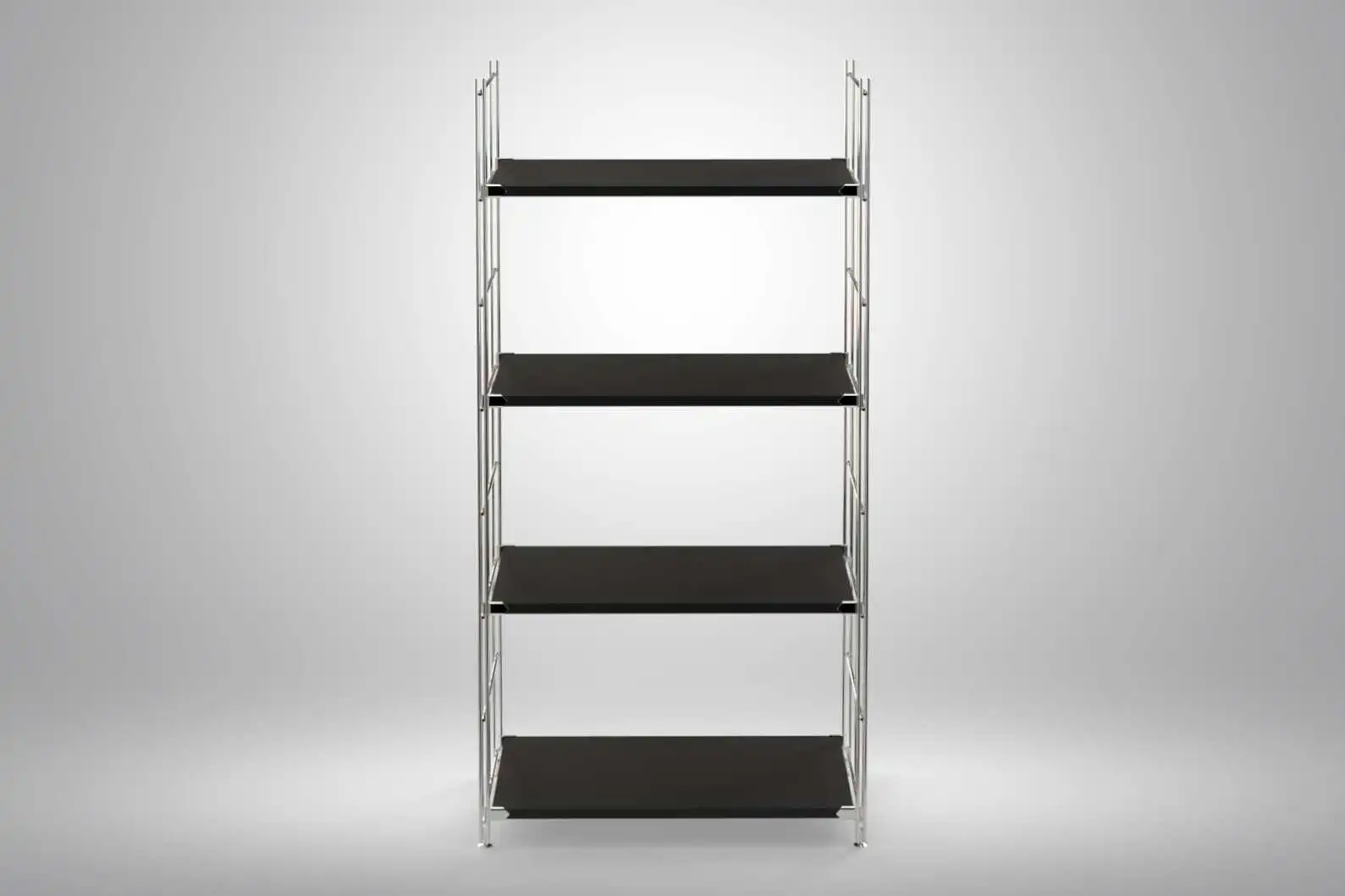 Regal 135x65x38 mit schwarz lackierten Holzböden und Chrom Leitern - modular erweiterbar