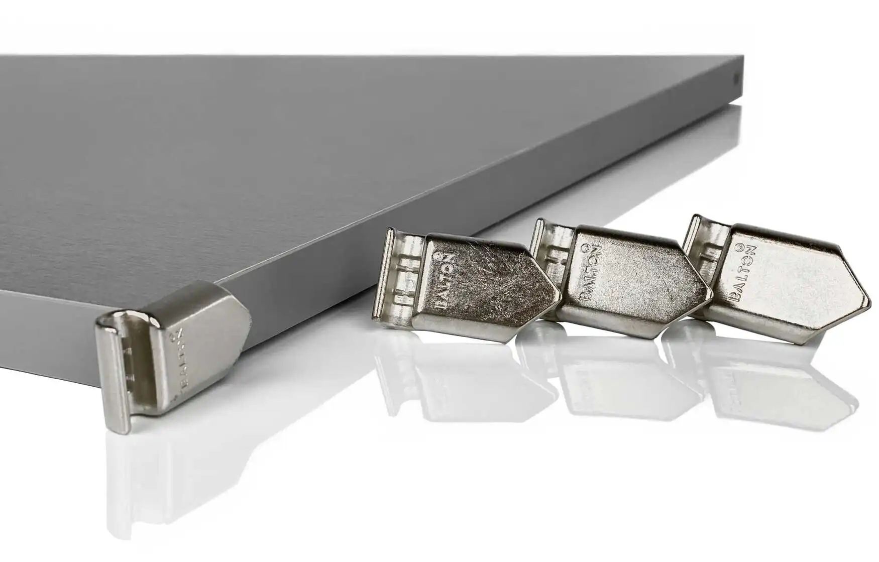 Art-Nr. 570321 Holzboden Schwarz mit Beschlägen