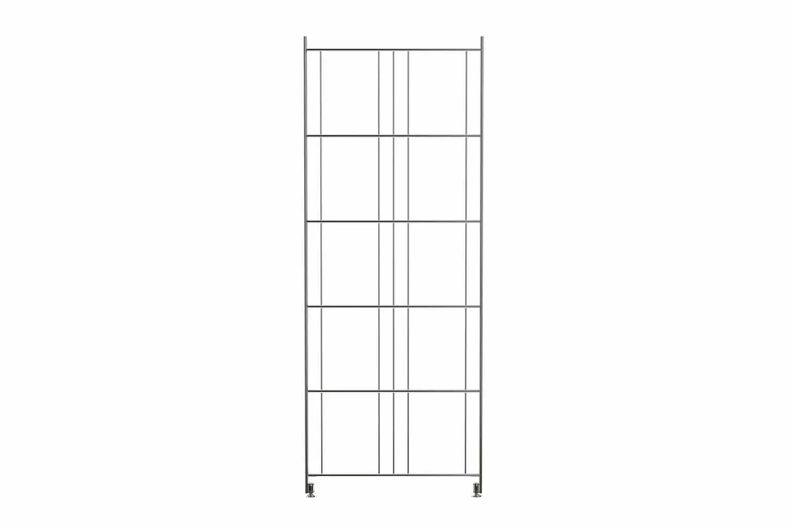 370100 Metallregal Regalleiter BIII 380 – 98 cm hoch | Robustes, flexibles Regalsystem Suchen Sie ein stabiles Metallregal für Ihr Wohnzimmer, Büro oder Ihren Lagerraum? Die Regalleiter BIII 380 mit 98 cm Höhe ist die ideale Lösung für vielseitige Aufbewahrung und stilvolles Design. Hergestellt aus hochwertigem, verchromtem Stahl, bringt dieses Regalsystem sowohl Funktionalität als auch moderne Ästhetik in jeden Raum. Dank der flexiblen Größenanpassung lässt sich das Metallregal in Höhe und Breite auf Ihre Bedürfnisse abstimmen. Vielseitiges Metallregal für flexiblen Einsatz Die Regalleiter BIII 380 überzeugt durch einfache Montage und vielfältige Einsatzmöglichkeiten. Mit ihren stabilen Gitterböden und Steckverbindungen ist das Metallregal schnell aufgebaut und vielseitig nutzbar, egal ob als Bücherregal, Lagerregal oder Dekoregal. Dank eindrehbarer Füße oder der optionalen Rollenkonstruktion können Sie das Regal nach Wunsch fest positionieren oder flexibel verschieben. Design und Funktionalität vereint Dieses Metallregal bietet eine robuste Konstruktion und passt mit seiner glänzenden Stahloptik in jede moderne Einrichtung. Die Regalleiter BIII 380 ist ideal für alle, die Wert auf eine langlebige, belastbare und ästhetische Aufbewahrungslösung legen. Perfekt für den Einsatz in Wohnzimmer, Arbeitszimmer oder Büro, und optimal für die Gestaltung individueller Regalsysteme. Qualität – Made in Germany Die Regalleiter BIII 380 wird in Deutschland hergestellt und überzeugt durch ihre hohe Qualität und Präzision. Die Verwendung von robustem Stahl garantiert Stabilität und Langlebigkeit – ideal für Kunden, die eine dauerhafte Lösung suchen. Produktdetails auf einen Blick: Höhe: 98 cm – perfekt als mittelhohes Metallregal Material: Verchromter Stahl für eine hochwertige Optik und hohe Belastbarkeit Montage: Gitterböden und Stecksystem für einfache und schnelle Einrichtung Flexibilität: Wahlweise eindrehbare Füße oder Rollen für flexible Nutzung Anwendungen: Vielseitig einsetzbar als Bücherregal, Lagerregal oder Dekoregal Qualität Made in Germany: Hohe Standards und nachhaltige Materialien Jetzt im BALTON Shop bestellen Bestellen Sie die Regalleiter BIII 380 mit 98 cm Höhe und erleben Sie ein hochwertiges Metallregal, das Ihre Räume auf stilvolle Weise bereichert. Perfekt für alle, die nach einem flexiblen, langlebigen und robusten Regalsystem aus Metall suchen. Holen Sie sich dieses Metallregal jetzt in den BALTON Shop und gestalten Sie Ihre Aufbewahrung ganz nach Ihrem Stil!