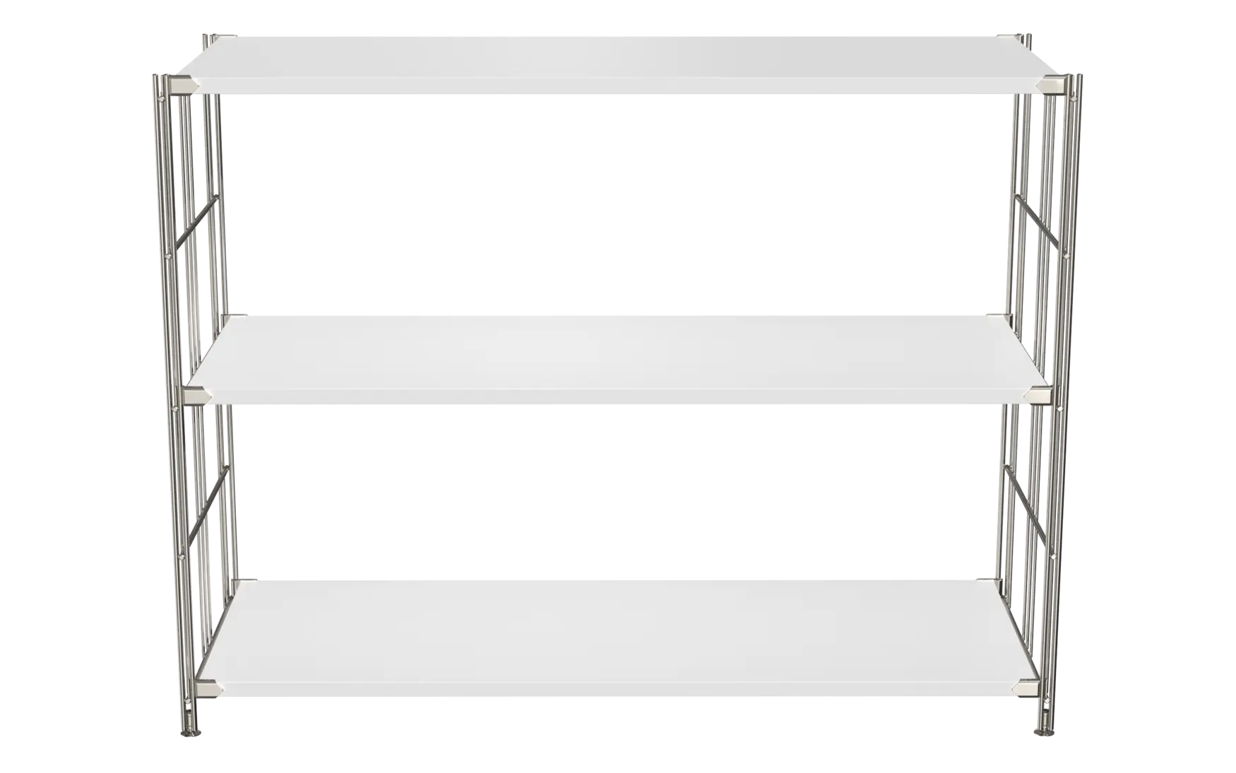 BIII Regal 80 x 104 x 38 cm mit 3 weißen Holzböden – Art.-Nr. 909204 Das großzügige BIII Regal mit den Maßen 80 cm Höhe, 104 cm Breite und 38 cm Tiefe bietet viel Platz und überzeugt durch sein klares, offenes Design. Mit drei weißen Holzböden ausgestattet, eignet sich das Regal ideal zur Aufbewahrung von Deko, Büchern, Geschirr oder Bürobedarf. Die beiden seitlich angebrachten verchromten Metallleitern sorgen für Stabilität und setzen mit ihrer glänzenden Oberfläche einen modernen Akzent. Die Böden sind gleichmäßig verteilt und harmonisch ins Gittergestell eingebettet.