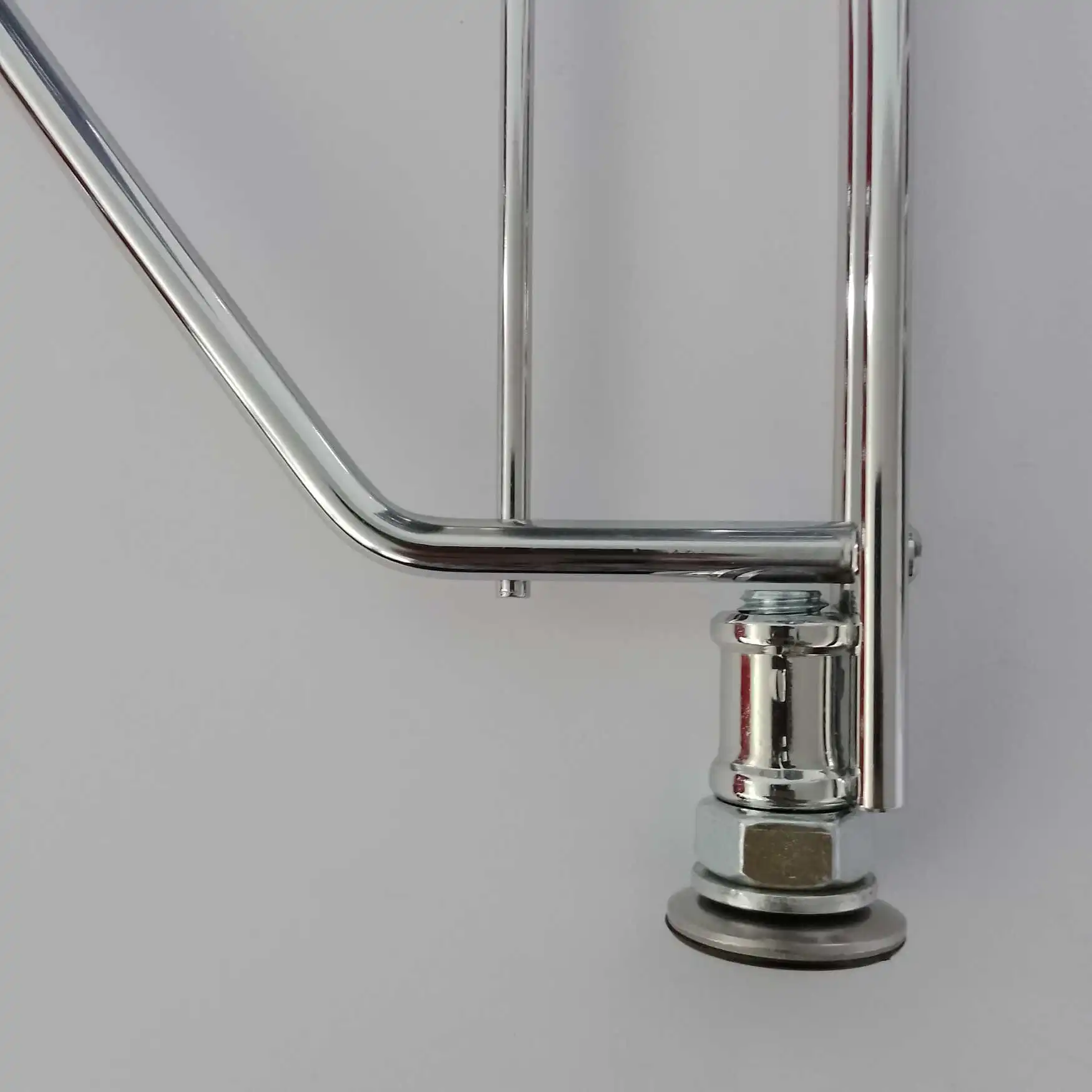 ETAGAIR Höhenausgleichset Montagebeispiel Möbelfuß Art.Nr. 546-972-08