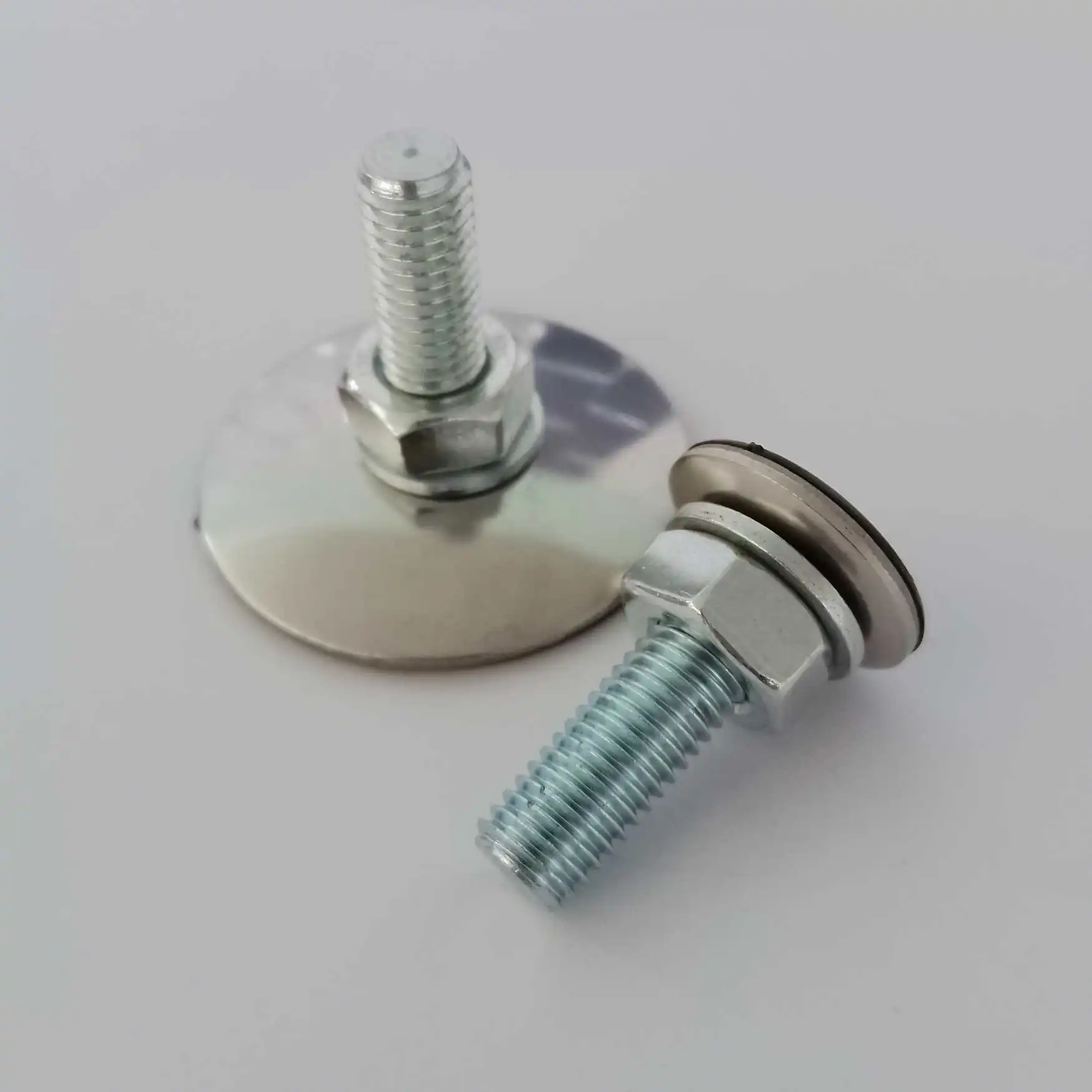 ETAGAIR Höhenausgleichsset Montage an ETAGIR Möbelfüße