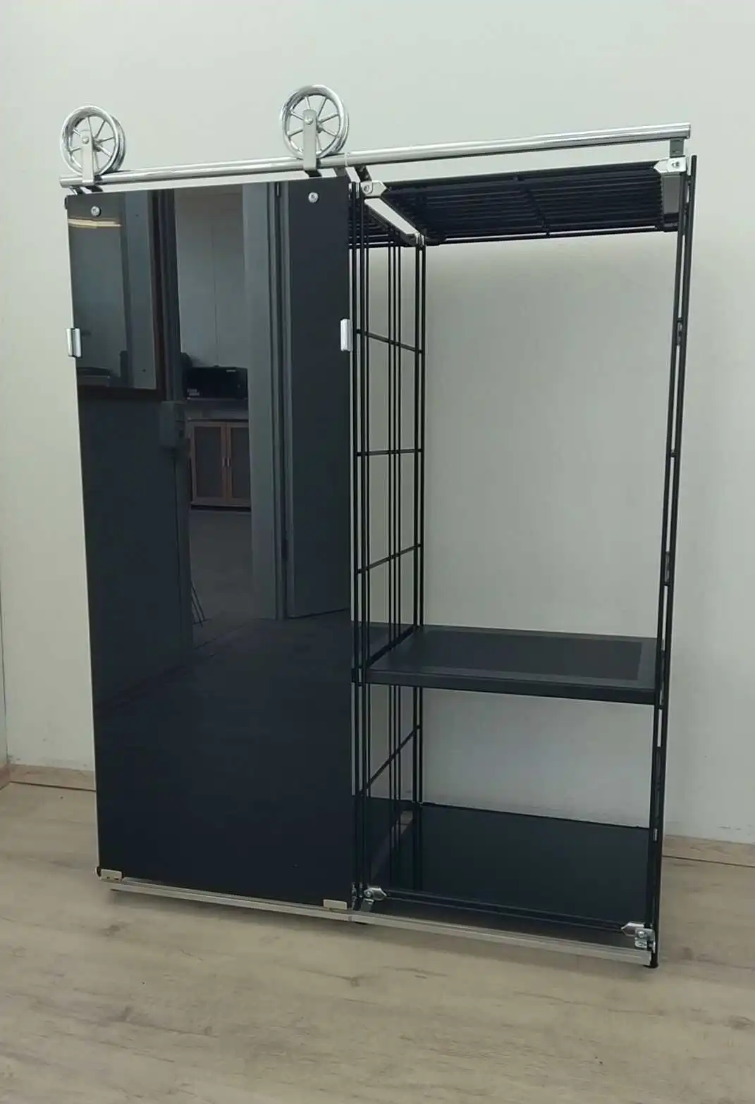 Schiebetür für B III 380 - B III 250 - Garbo - D 46x110 cm Schwarzglas - Aufbaubeispiel