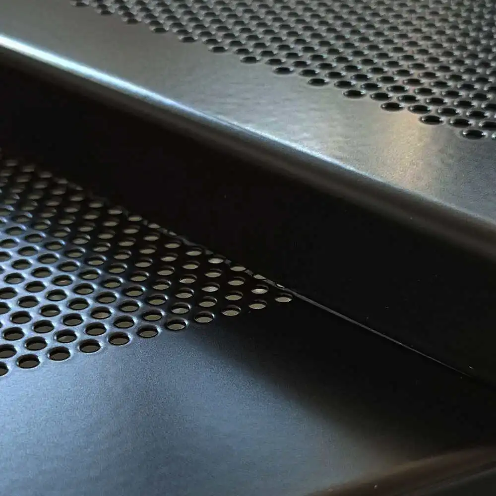 Metall-Regal mit 3 schwarzen Lochblechböden - pulverbeschichtet - chice Metall-Chrom-Kombination 80 cm hoch verschiedene Breiten