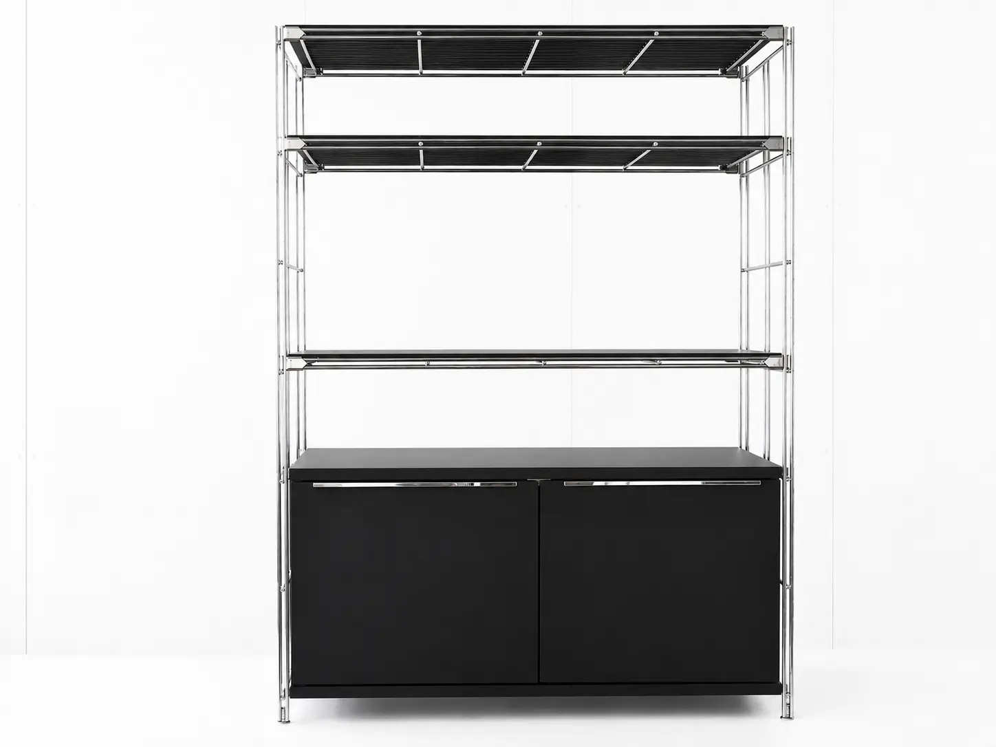 B3 - Highboard mit 2 Türen und 3 Gitterböden mit Auflagen, chrom-schwarz, 87 cm breit, 117 cm hoch erweiterbar