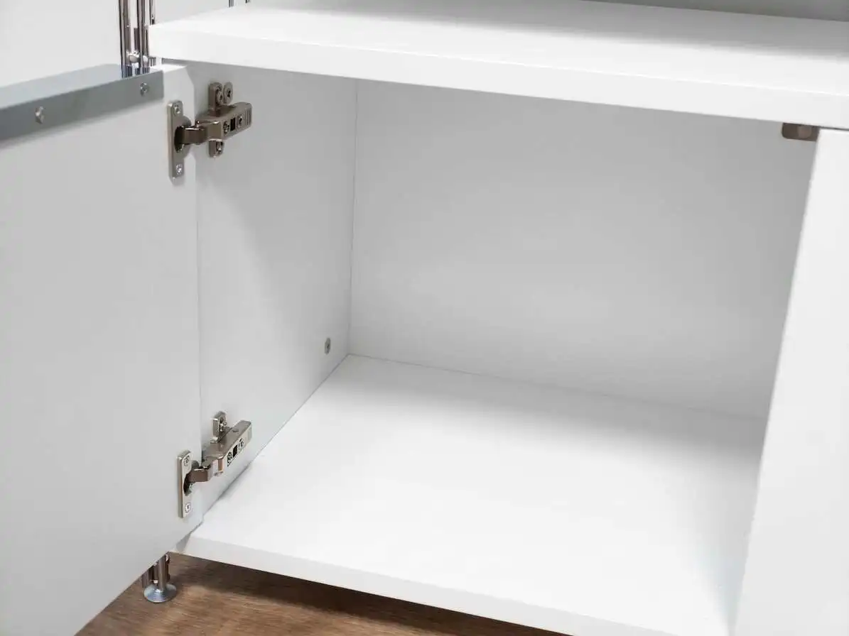 Türenkorpus mit 2 Türen in weiss, hergestellt in Deutschland